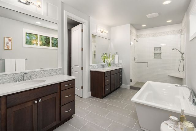 4525 90th Avenue SE, Mercer Island, WA 98040