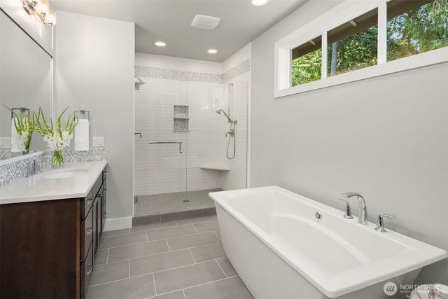 4525 90th Avenue SE, Mercer Island, WA 98040