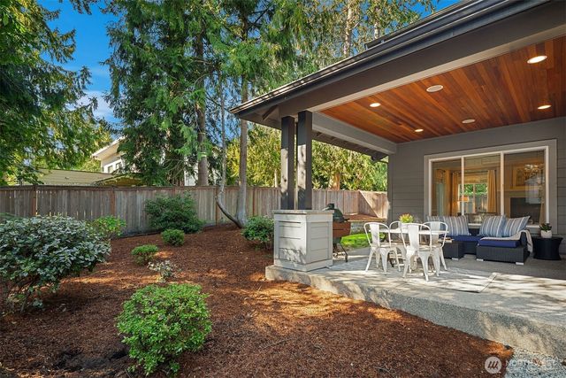 4525 90th Avenue SE, Mercer Island, WA 98040