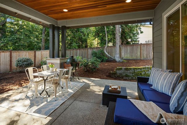 4525 90th Avenue SE, Mercer Island, WA 98040