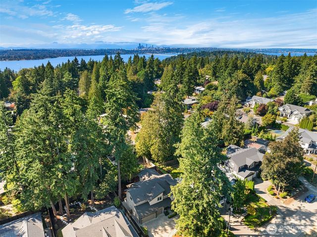 4525 90th Avenue SE, Mercer Island, WA 98040