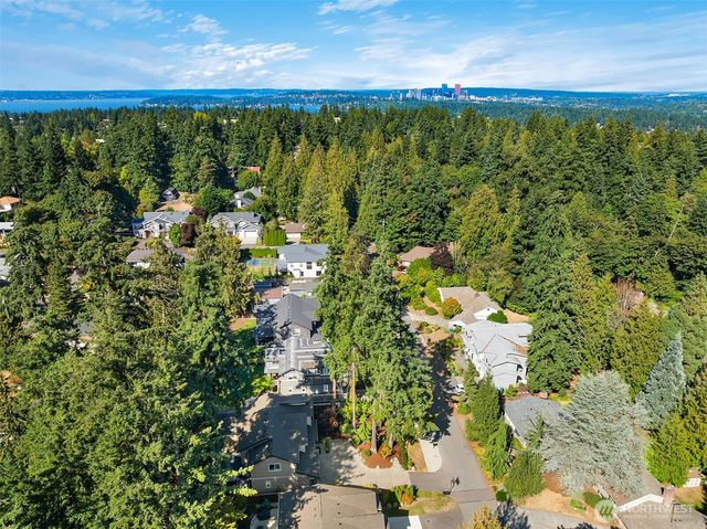 4525 90th Avenue SE, Mercer Island, WA 98040