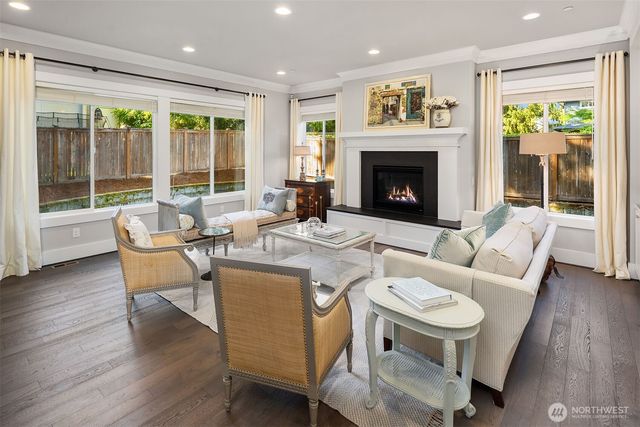 4525 90th Avenue SE, Mercer Island, WA 98040
