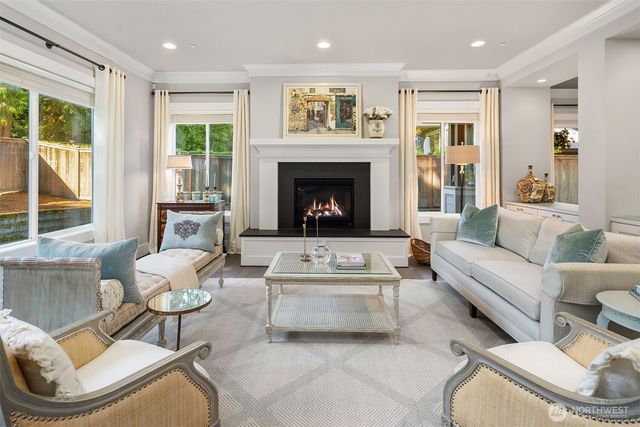 4525 90th Avenue SE, Mercer Island, WA 98040