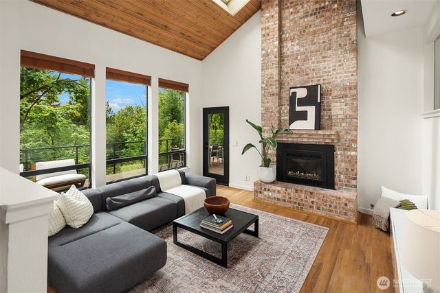 8410 SE 47th Place, Mercer Island, WA 98040