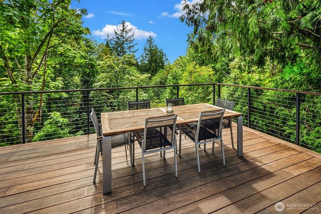 8410 SE 47th Place, Mercer Island, WA 98040