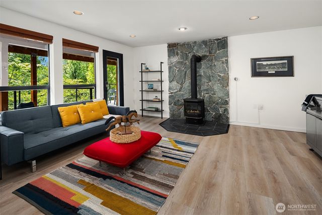 8410 SE 47th Place, Mercer Island, WA 98040