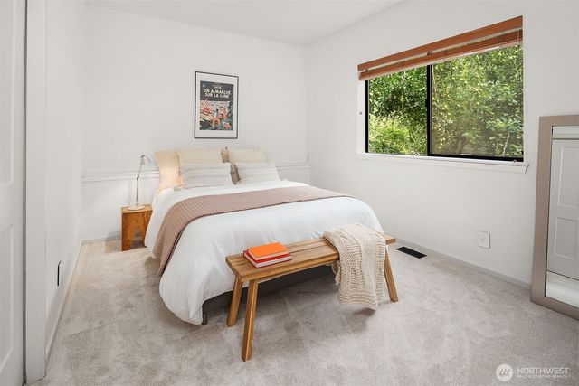 8410 SE 47th Place, Mercer Island, WA 98040