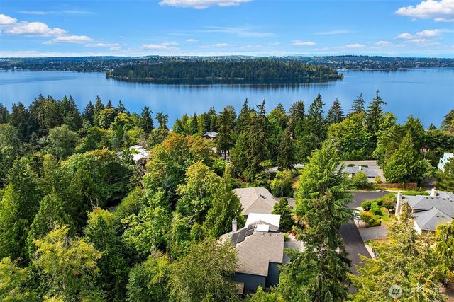8410 SE 47th Place, Mercer Island, WA 98040