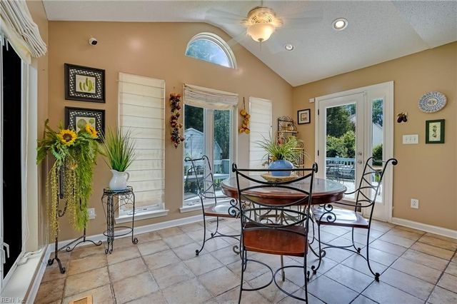 317 Manning Ln, Hampton, VA 23666