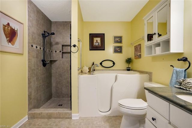 317 Manning Ln, Hampton, VA 23666