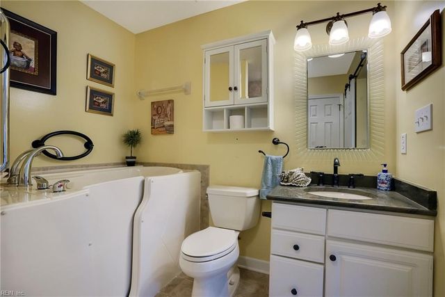 317 Manning Ln, Hampton, VA 23666