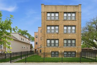 3851 N Laramie Avenue, Chicago, IL 60641