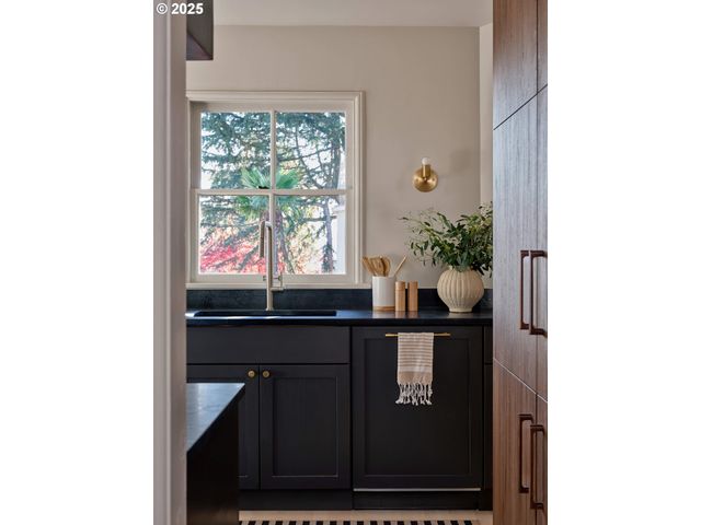 3475 Ne 32ND Ave, Portland, OR 97212