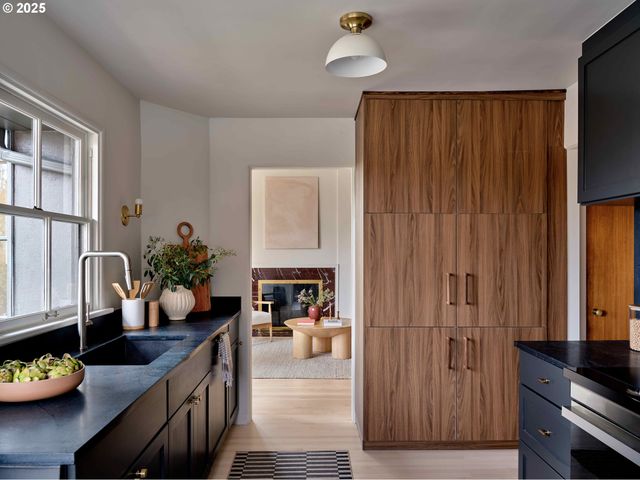 3475 Ne 32ND Ave, Portland, OR 97212