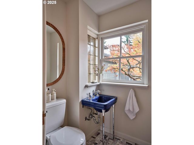 3475 Ne 32ND Ave, Portland, OR 97212