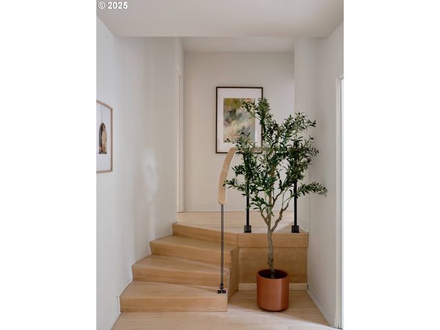 3475 Ne 32ND Ave, Portland, OR 97212