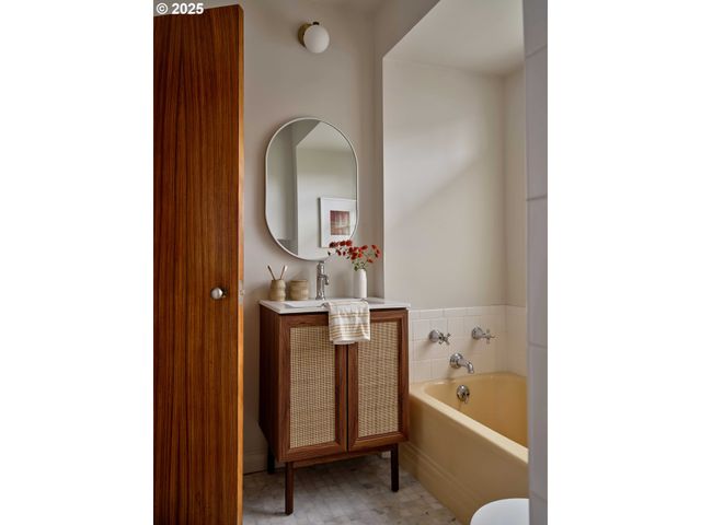 3475 Ne 32ND Ave, Portland, OR 97212