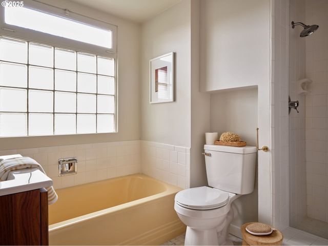 3475 Ne 32ND Ave, Portland, OR 97212