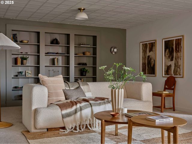 3475 Ne 32ND Ave, Portland, OR 97212