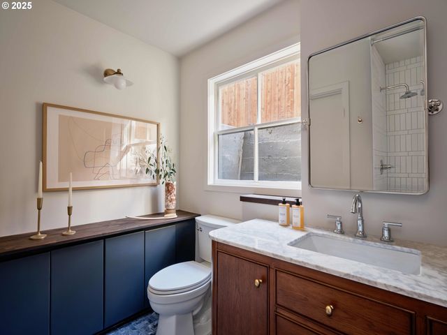 3475 Ne 32ND Ave, Portland, OR 97212