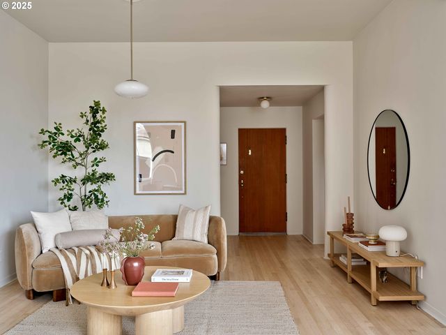 3475 Ne 32ND Ave, Portland, OR 97212