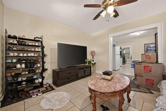 528 Caplin Street, Houston, TX 77022