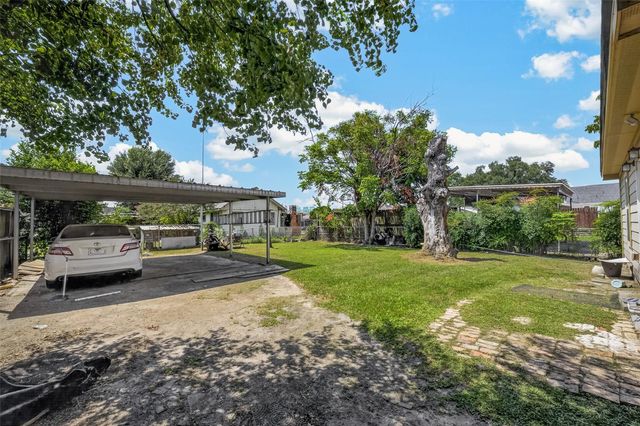 528 Caplin Street, Houston, TX 77022