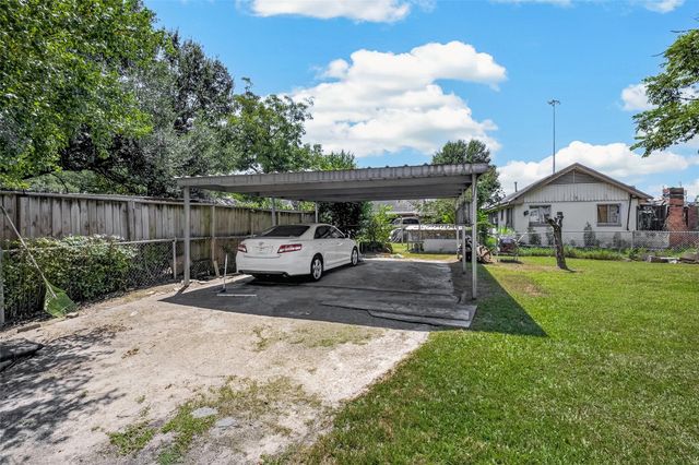 528 Caplin Street, Houston, TX 77022