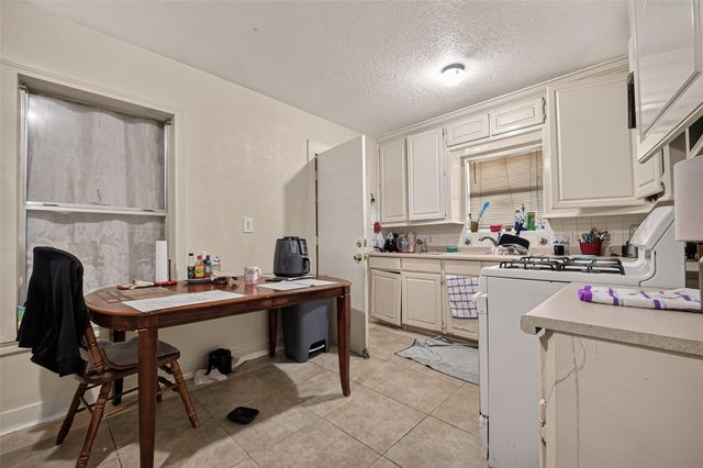 528 Caplin Street, Houston, TX 77022
