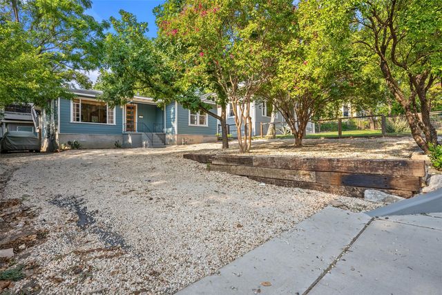 2102 E Martin Luther King Jr BLVD, Austin, TX 78702