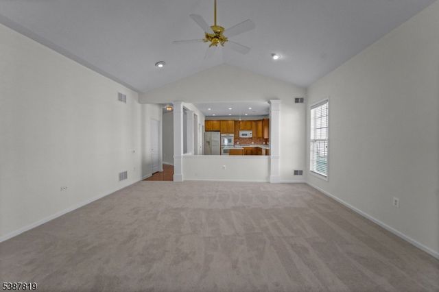 373 Windfall Ln, Franklin Twp., NJ 08873