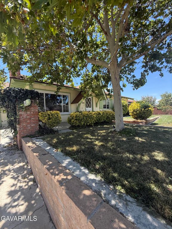 414 Brentwood Drive, Tehachapi, CA 93561