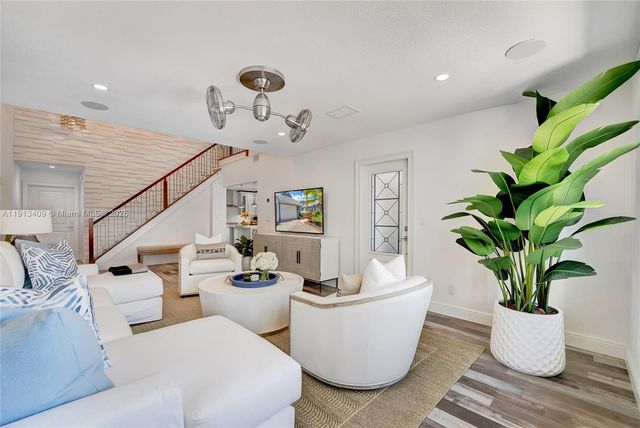 203 Ocean Dunes Cir, Jupiter, FL 33477