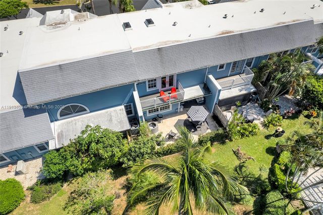 203 Ocean Dunes Cir, Jupiter, FL 33477