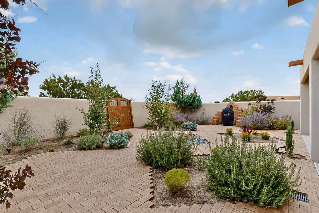 3 Jornada Loop, Santa Fe, NM 87508