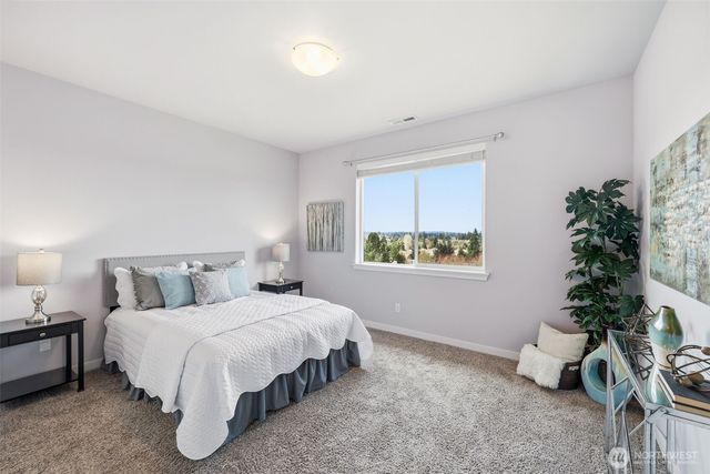 784 Freedom Court SE, Port Orchard, WA 98366