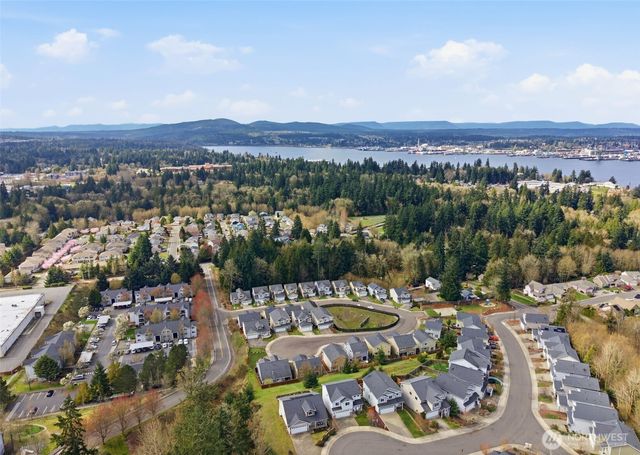 784 Freedom Court SE, Port Orchard, WA 98366