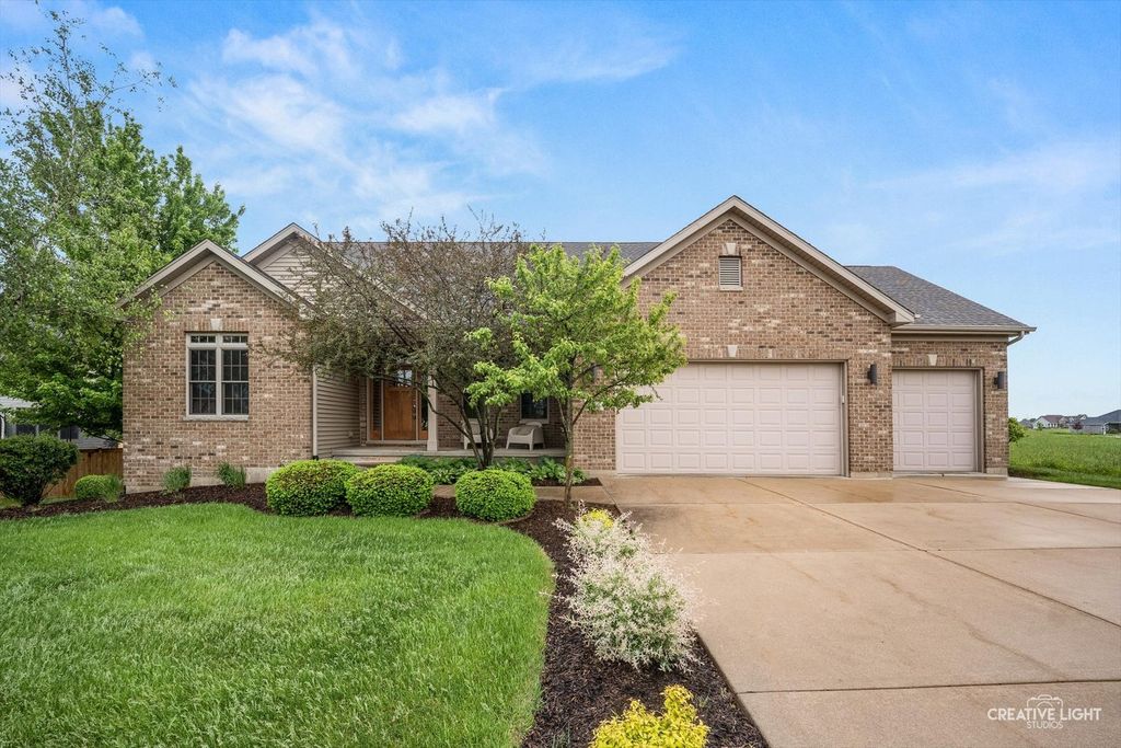 724 Emanuel Lane, Sycamore, IL 60178