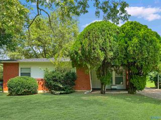 2240 Kamis Circle NW, Huntsville, AL 35810