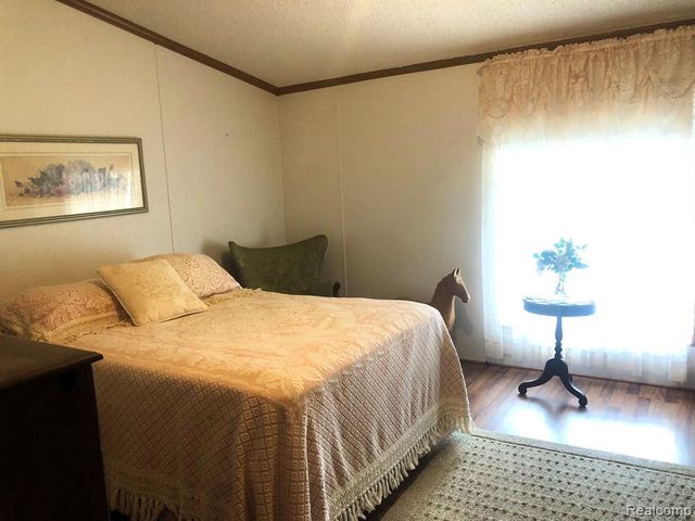 616 Holly Court, Jonesville, MI 49250