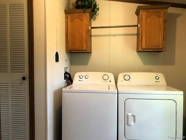 616 Holly Court, Jonesville, MI 49250