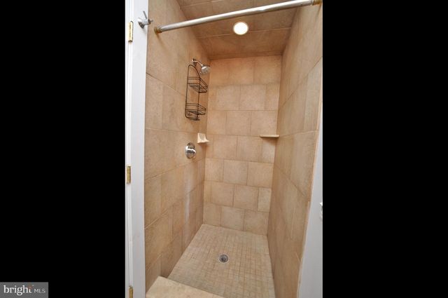 20--22 NEW ALBANY RD, Moorestown, NJ 08057