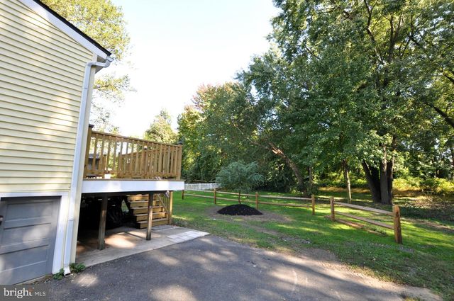 20--22 NEW ALBANY RD, Moorestown, NJ 08057