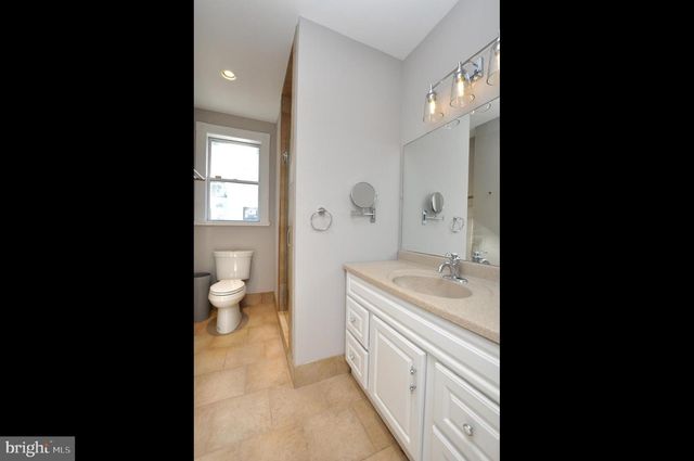 20--22 NEW ALBANY RD, Moorestown, NJ 08057