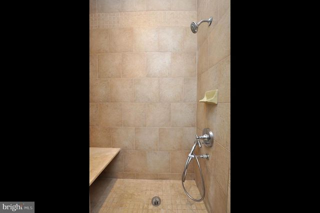 20--22 NEW ALBANY RD, Moorestown, NJ 08057