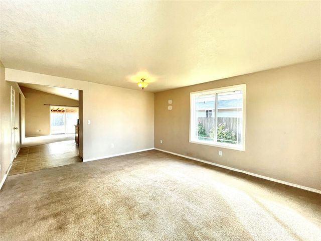 123 Chickadee Drive, Kelso, WA 98626