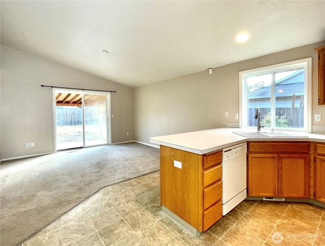 123 Chickadee Drive, Kelso, WA 98626