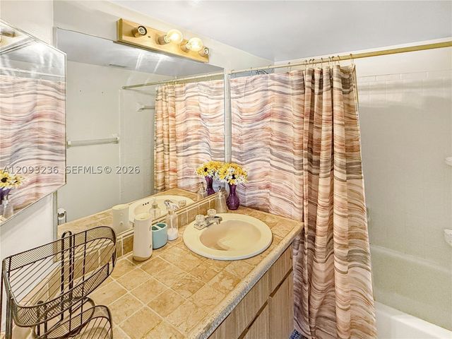 9926 Twin Lakes Dr 7-D, Coral Springs, FL 33071