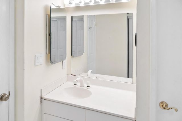 20505 E Country Club Drive Ph33, Aventura, FL 33180